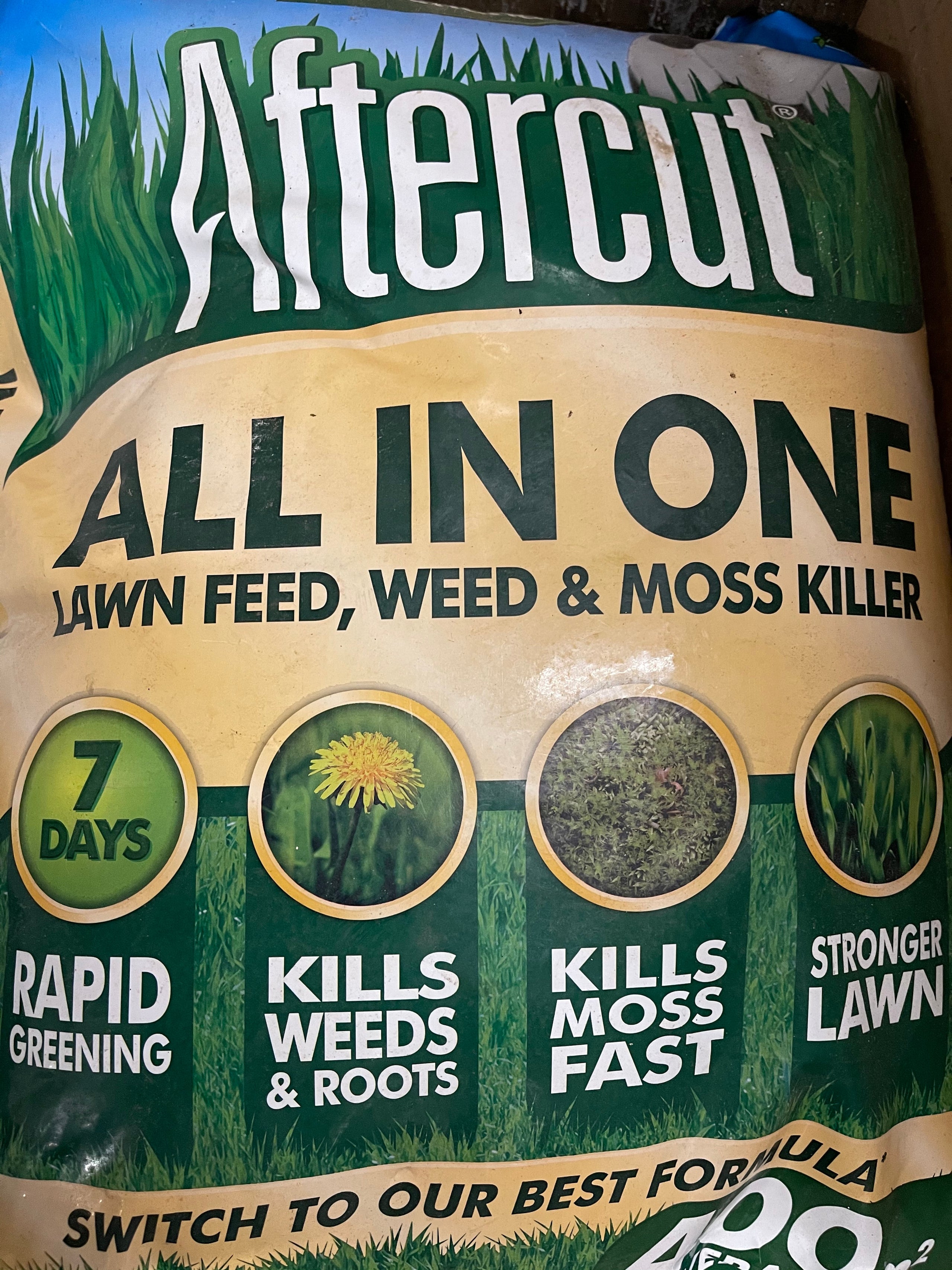 Lawn Feed, Weed and Mosskiller - Spring/Summer | Crawley Horticultural ...